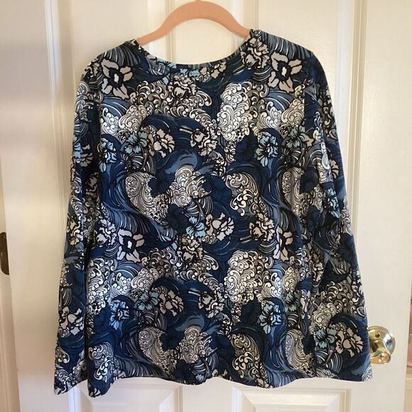 NWOT. Christopher & Banks Brand Women’s L/S Tee in Blues Print Size Large - Picture 8 of 10